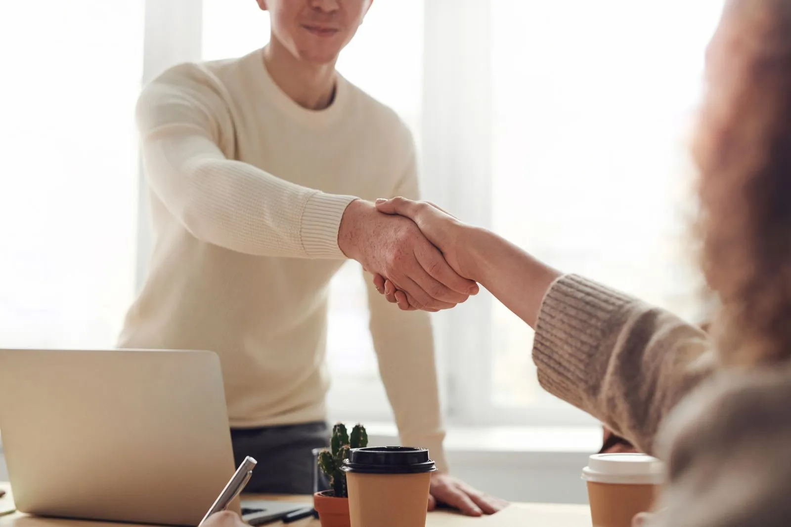 Founder-Led Sales Handoff: Scale Revenue Without Losing the Plot